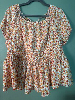 Torrid Women's Size 2 Floral Top Cottagecore Coastal Resortwear Spring Summer